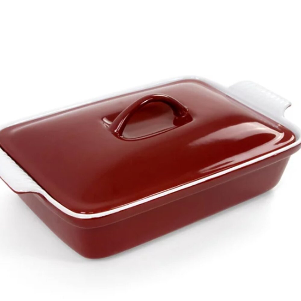 3-Qt. Rectangular Covered Casserole ( new with box)